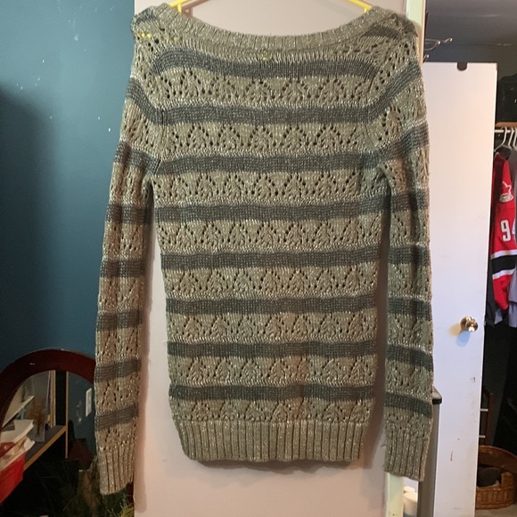 Unique Guess sweater - Picture 2 of 3